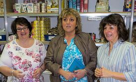 Andrea Safferling (Mitte) bei ihrem Besuch im Futteranker.