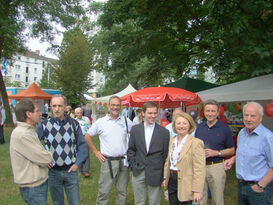 OV-Vorsitzender Andreas Vetter mit Landtagsabgeordnete Helen Heberer, Stadtrat Prof.Dr. Horst Wagenblaß und Presse