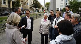 Gute Gesprächsatmosphäre vor der Lanzkapelle
