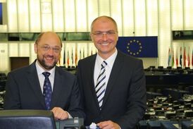  Peter Simon und Martin Schulz, Vorsitzender der Vorsitzender der Sozialistischen Fraktion, bei der Konstitution