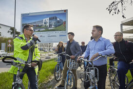 Im Frühjahr informierte Fraktionsvorsitzender Ralf Eisenhauer bei einer Rundfahrt mit dem Rad auf Taylor